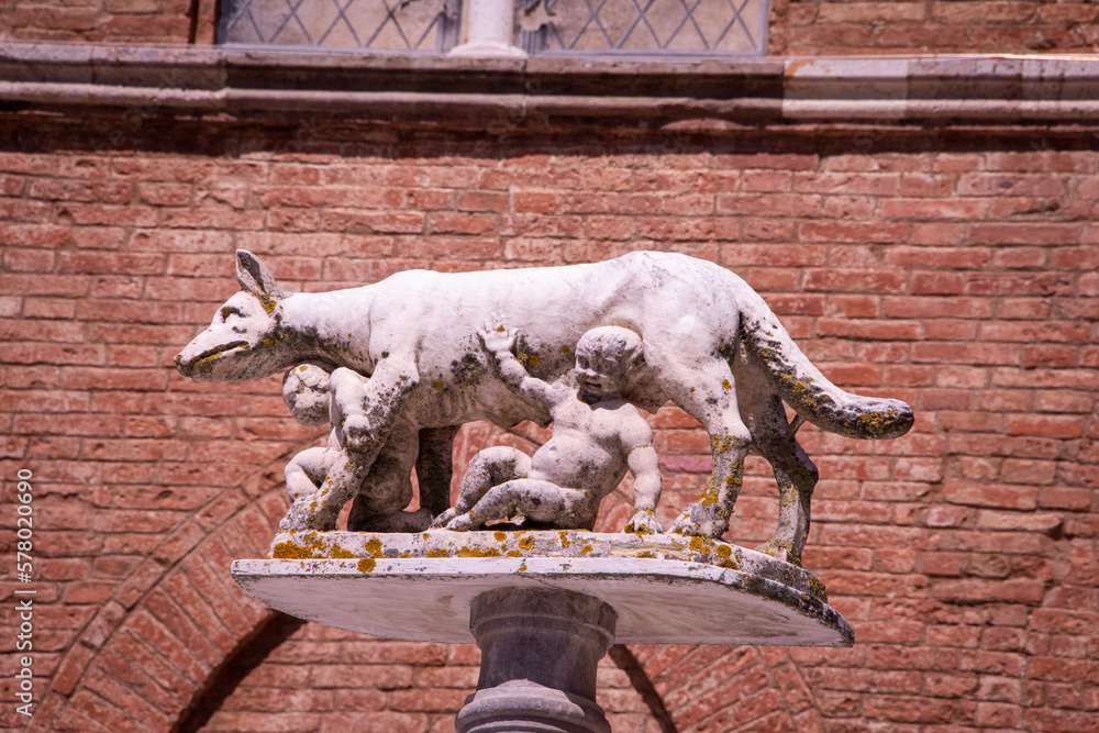 Wall mural lupa senese (she-wolf of siena) with senio and ascanio, sons of remo, founders of the city, symbol o