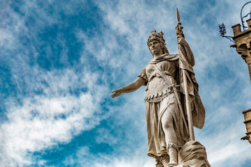 Obraz premium San Marino statue on Liberty Square