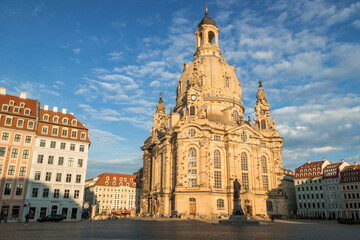 Fototapeta na wymiar Church Frauenkirche in Dresden in the sunlight