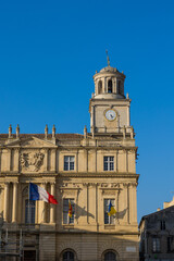 Tour de l'Horloge, au-dessus de l'Hôtel de ville, depuis la Place de la République à Arles