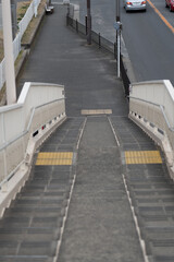 Fototapeta na wymiar 歩道橋の階段