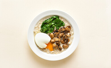 Mushroom and spinach oatmeal