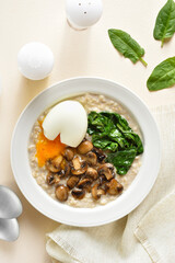 Mushroom and spinach oatmeal