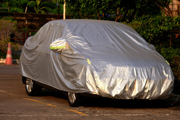 bride and groom © Saravut