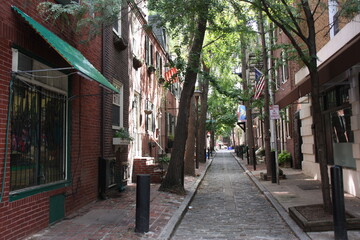 Fototapeta na wymiar Rue étroite à Philadelphie. USA