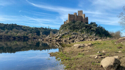 Fototapeta na wymiar Castelo Almourol, Portugal, medieval, torre, fortaleza