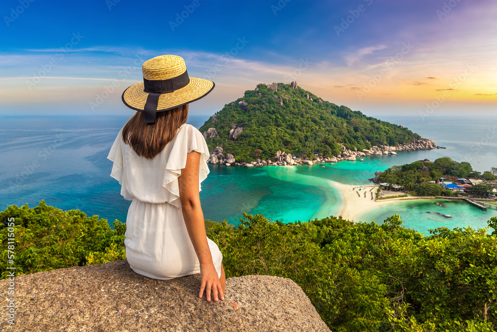 Wall mural Woman at Nang Yuan Island, Koh Tao, Thailand