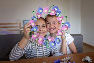 DIY project with kids, an egg carton is transformed into Easter flower wreath. Creativity and sustainability that come with a Zero Waste lifestyle. Reduce, reuse, and recycle