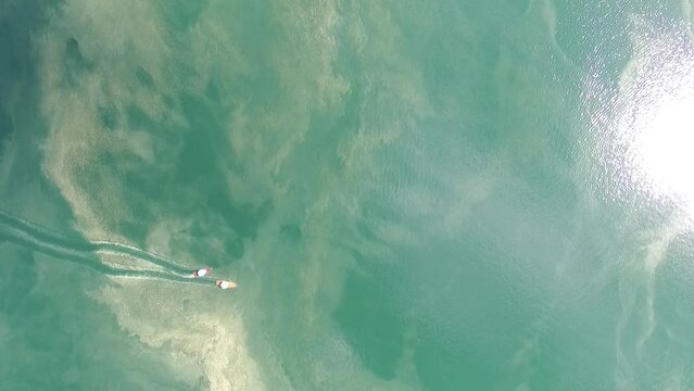 two lovely boats on the walchsee; Zwei boote auf dem Walchsee Drohnenaufnahme