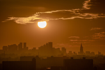 都会からの日の出