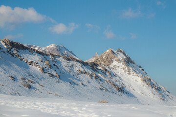 Fototapeta na wymiar mountains with snow in majorca. snowy landscape