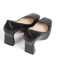 Black Women's Leather Office Comfortable Business Strict Shoes on a Thick hill with a blunt toe on...