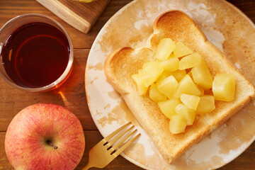 手作りりんごジャムトースト