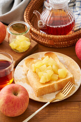 手作りりんごジャムトースト