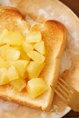 手作りりんごジャムトースト