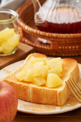 手作りりんごジャムトースト