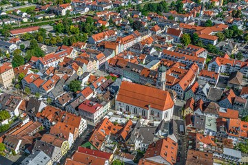 Fototapeta na wymiar Das Stadtzentrum von Weilheim im oberbayerischen Pfaffenwinkel im Luftbild
