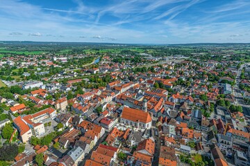 Weilheim im oberbayerischen Pfaffenwinkel, die Stadt im Ammertal aus der Luft