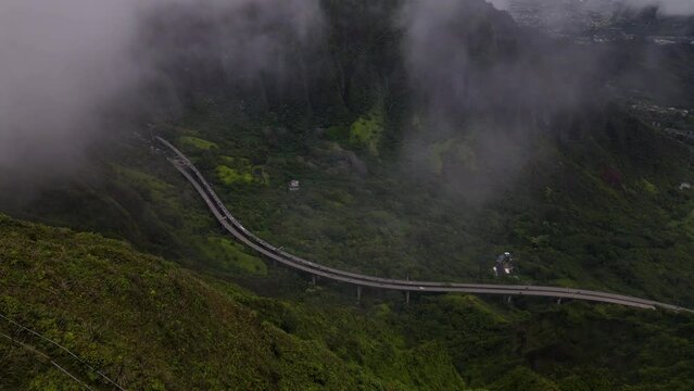 H3 highway in Haiku Valley and Koolau Mountain Range in Oahu, Hawaii