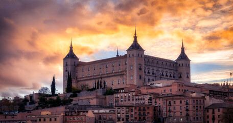 Fototapeta premium ALCAZAR DE TOLEDO AL ATARDECER
