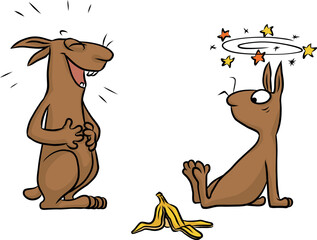 Witzige Cartoon Illustration von einem ungeschickten Hasen, der auf einer Banane ausgerutscht auf dem Boden sitzt und voller Schadenfreude ausgelacht wird - obrazy, fototapety, plakaty