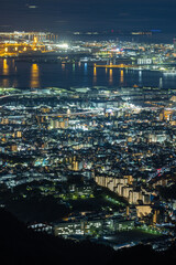 Naklejka premium 日本 兵庫県神戸市の六甲山天覧台から眺める神戸市街とポートアイランドの夜景