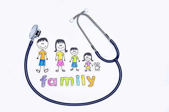 medico de familia, clinica de medicina general familiar, cartel de dibujo de familia con estetoscopio sobre fondo blanco
