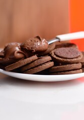 extraido do cacau o chocolate é um delicioso alimento muito consumido no mundo todo