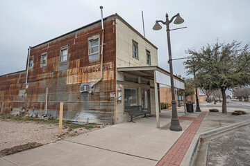 Streetscape with abandoned building in Eunice, New Mexico