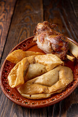 tacos dorados con carne de cerdo