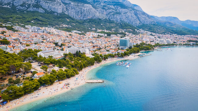 On a sunny day in Makarska on the Makarska Riviera, an aerial photo of Croatia was captured. © Sebastian
