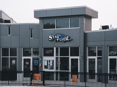 Photo of the Orlando Starflyer at International Drive with a foggy background. 