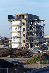 Industrial ruin: Abandoned commercial building to be demolished