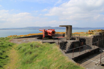 Fototapeta premium RED CANNON PROTECTING HARBOUR