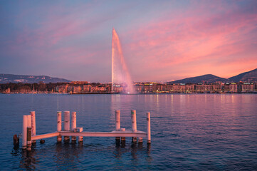 la rade de Genève au coucher du soleil