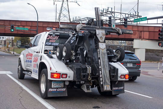 Discount Auto Service tow truck for cars traveling on the freeway. St Paul Minnesota MN USA