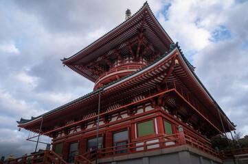 Fototapeta premium 千葉県成田市 早朝の成田山新勝寺