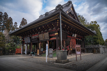 Fototapeta premium 千葉県成田市 早朝の成田山新勝寺