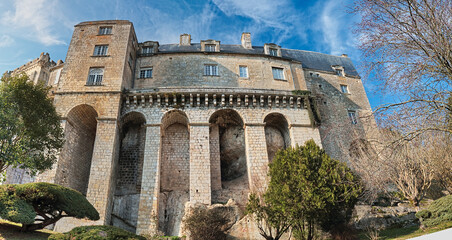 Le château de Pons et ses remparts en Charente-Maritime France