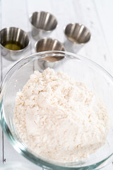 Making pizza dough