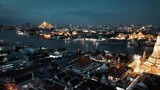 Timelapse (moving) - Wat Arun Temple Drone Footage