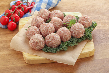 Raw pork meatball for cooking