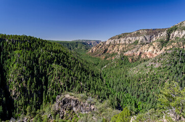 Fototapeta na wymiar Scenic valley near Flagstaff in the United States