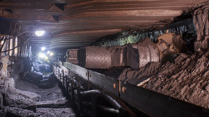 Coal shrearer - special mine equipment.