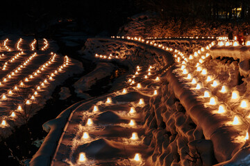 たくさんのミニかまくらのライトアップ