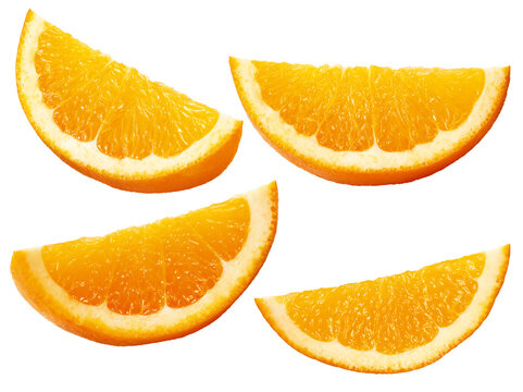 peda&ccedil;os de laranjas cortadas isoladas em fundo transparente - fatias de laranjas frescas