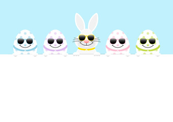 Obraz premium Weißer Osterhase & 4 Ostereier Sonnenbrille Karte Horizontal Himmel