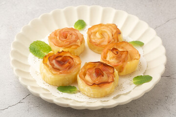 薔薇の花のアップルパイ