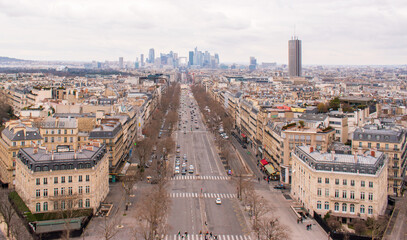 L'avenue de la Grande Armée et le quartier de la Défense à Paris (France)