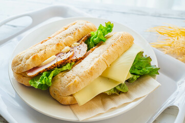 鴨ロースとチーズのカスクート